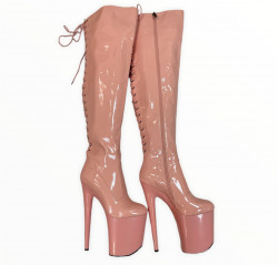 Закриті лакові стрипи ботфорти