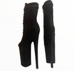 Замшеві черевики з відкритим носиком. Четверки